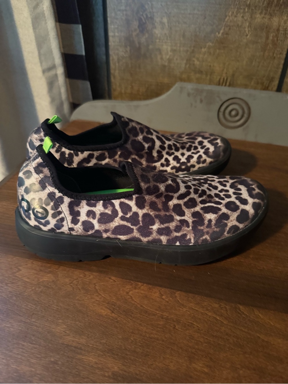 Oofos Oomg Eezee Women's Huali Cheetah Print Recovery Slip On Shoes Size 7